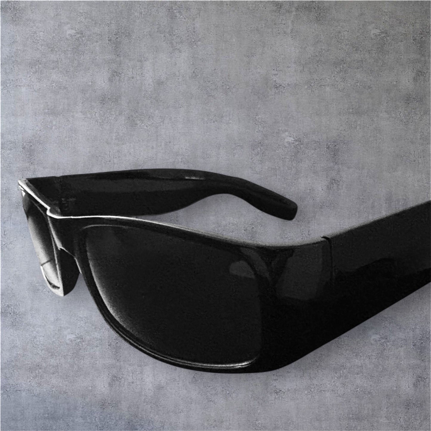 The Signature Gloss Black